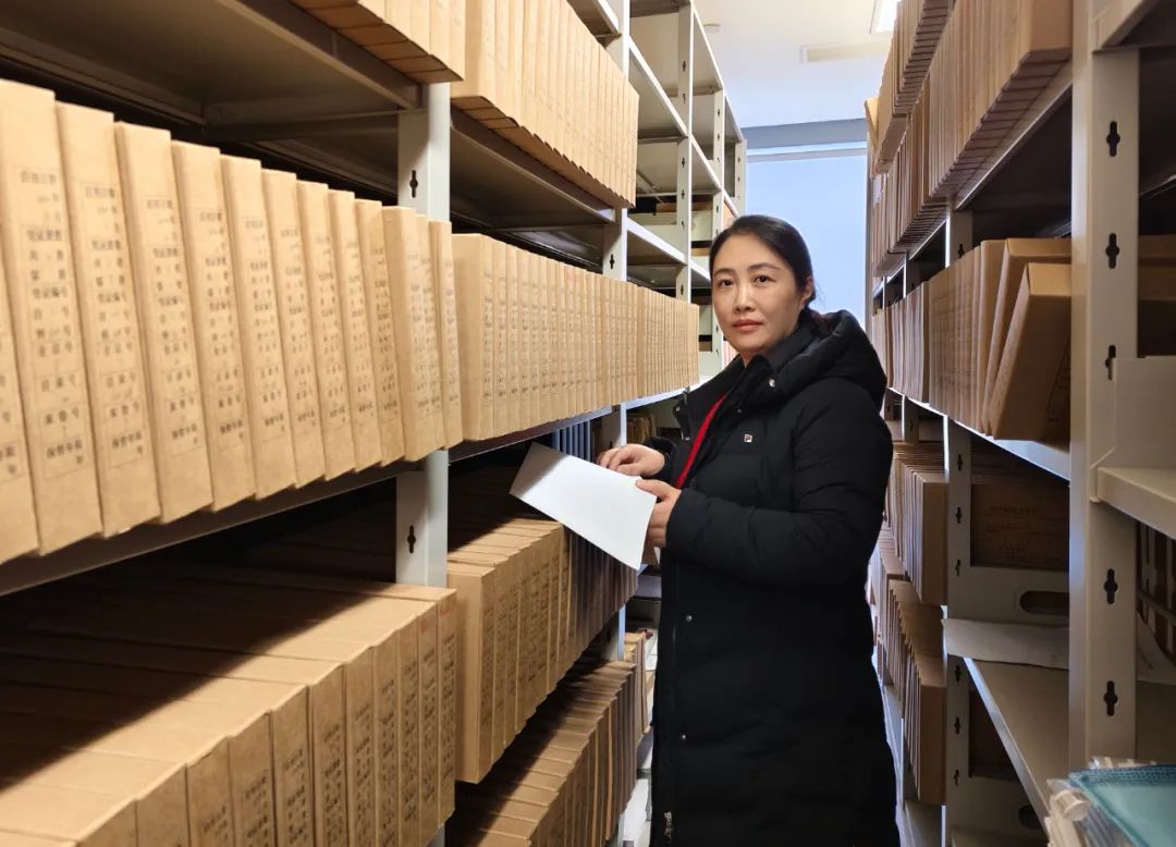 李艷(財務部).jpg 李艷(財務部).jpg