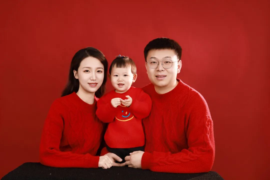 顏廷嘉、劉碩家庭(三公司、路面公司).jpg 顏廷嘉、劉碩家庭(三公司、路面公司).jpg