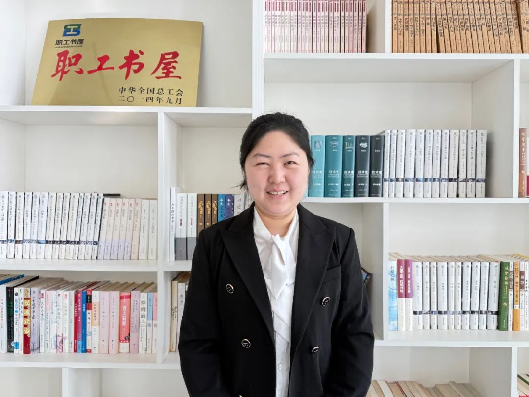 市直優(yōu)秀婦女個人——經營公司穆麗.jpg 市直優(yōu)秀婦女個人——經營公司穆麗.jpg